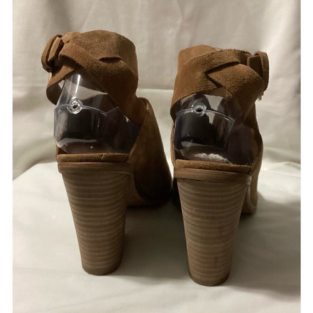 Marc fisher Suede, block heel, peep toe, buckle strap closure sandals - Picture 3 of 6